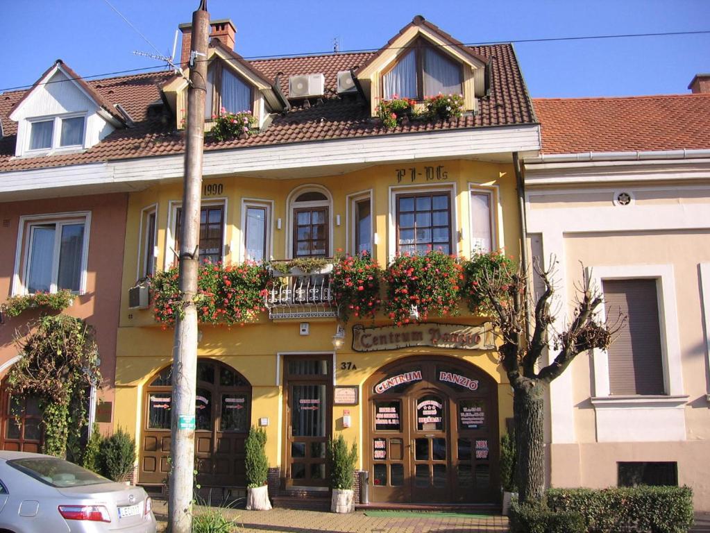 Centrum Panzio Дебрецен Экстерьер фото